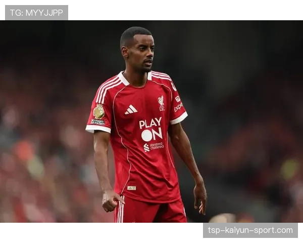 利物浦标王亮相训练场，伊萨克正式加入球队合练，利物浦队标演变